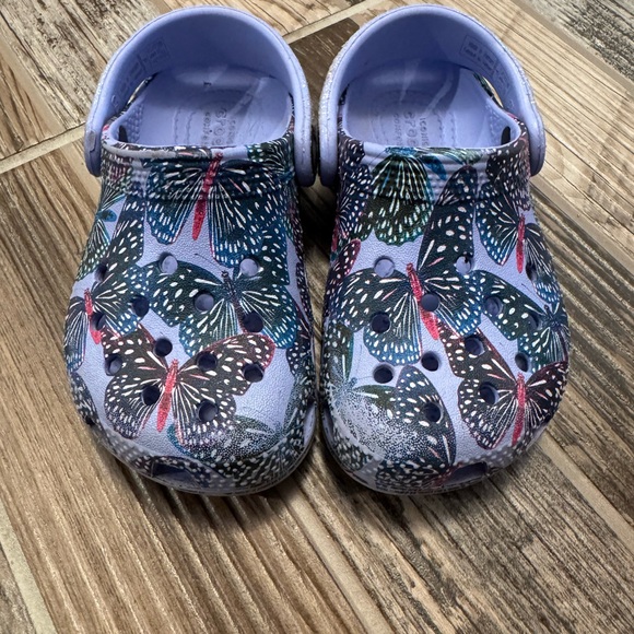 Kids Butterfly Print Crocs size 8 - Picture 1 of 3